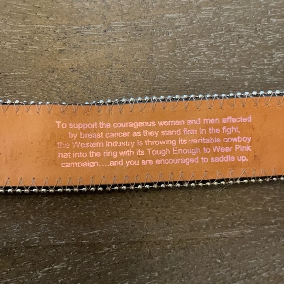 Wrangler Breast Cancer Women’s Belt - Picture 3 of 6